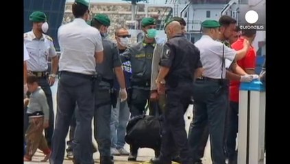 Italie : dix morts dans le naufrage d'une embarcation clandestine