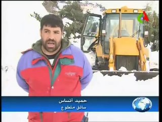 Neige en Kabylie_ Solidarité des habitants d'un village de Tizi Rached