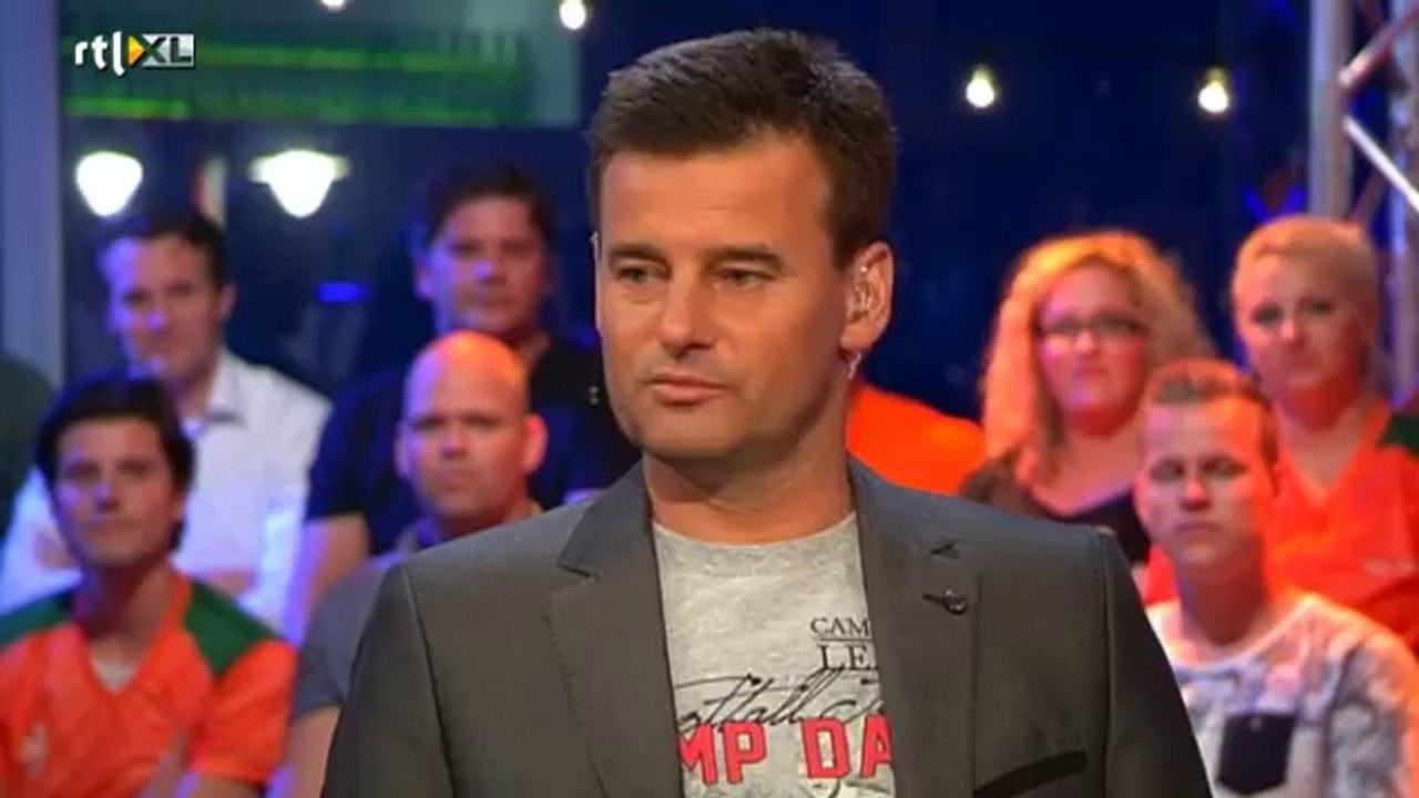 VI Oranje: Een vrouw aan tafel!