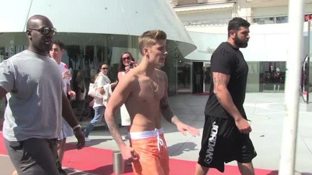 Justin Bieber Will Face 'Criminal Vandalism' Charges In Egg-Throwing Incident