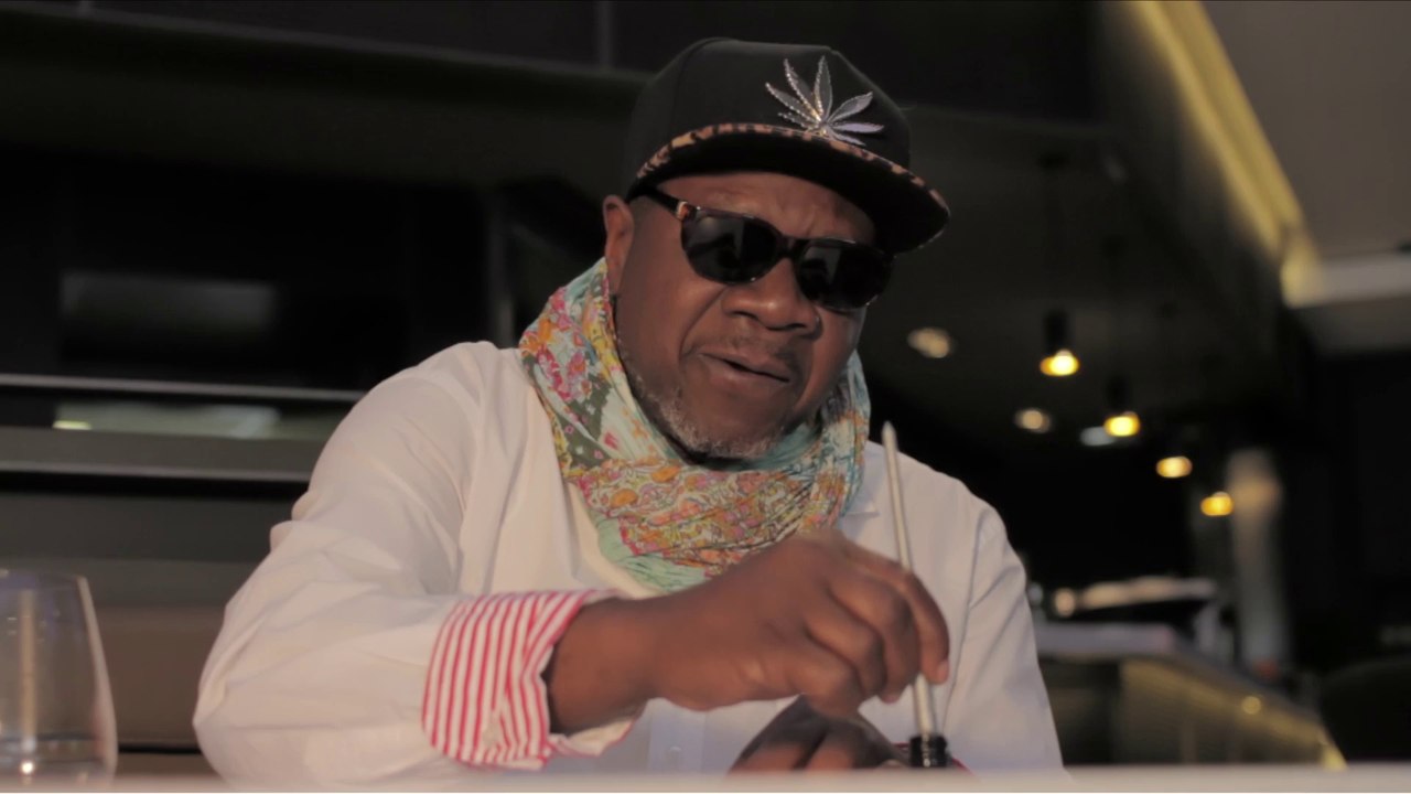 Papa Wemba - 4mn29 d'adoration (CLIP)