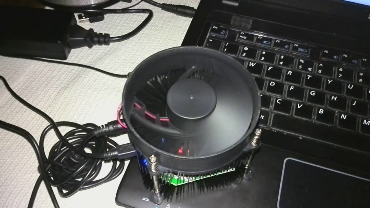 Hashing Bitcoins whit my Rockminer R-BOX, Much fast than The Fex-Fury