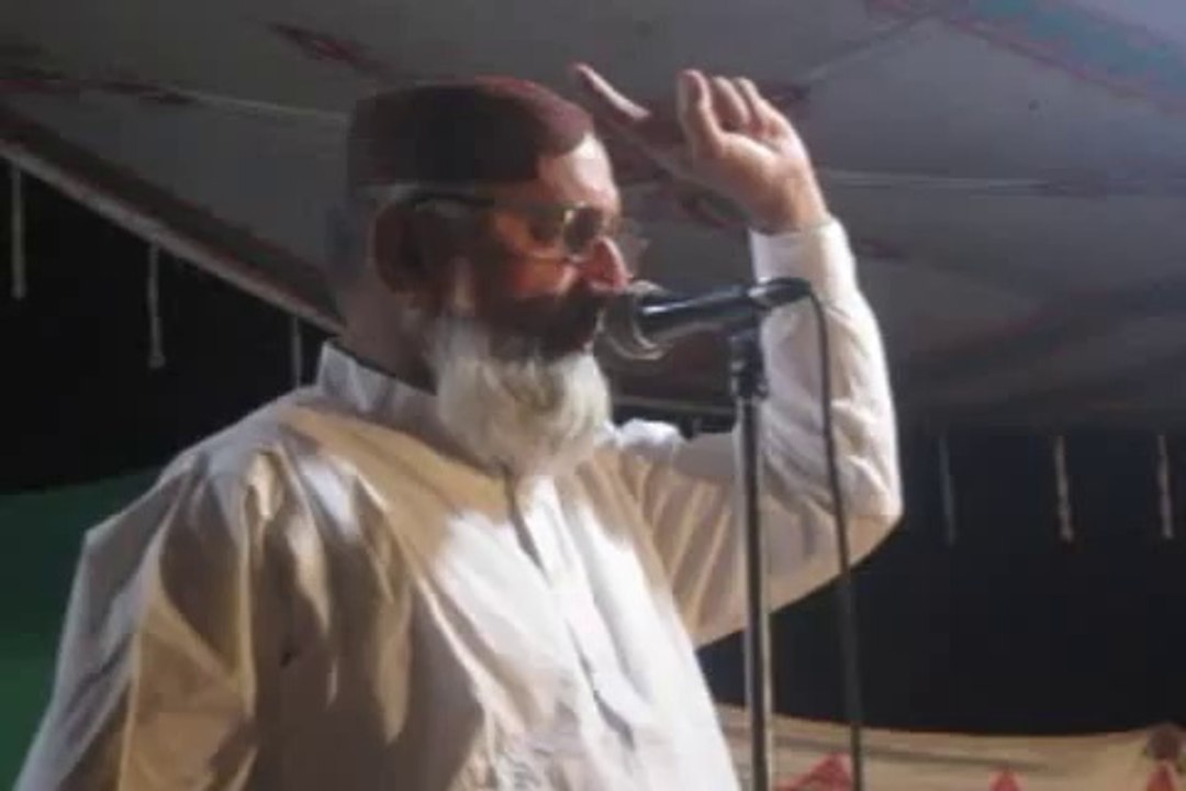 مری: حصہ اول مسیاڑی میں منعقدہ دسویں سالانہ دفاع صحابہ(ر۔ض)کانفرنس  ثانی شورش،فخرسپاہ صحابہ ڈاکٹرخادم حسین ڈھلوں صاحب  حطاپ کررہے ہے