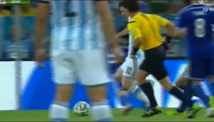 ميسي يسجل الهدف الثاني للأرجنتين في مرمى البوسنة