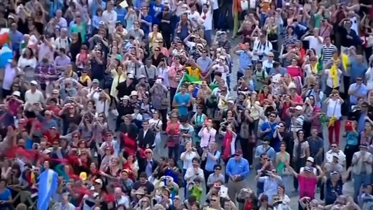 Pope prays for Balkan flood victims