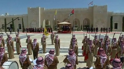 Royal welcome for Pope Francis in Jordan