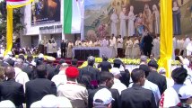 Raw: Pope lands in Bethlehem, holds Sunday Mass