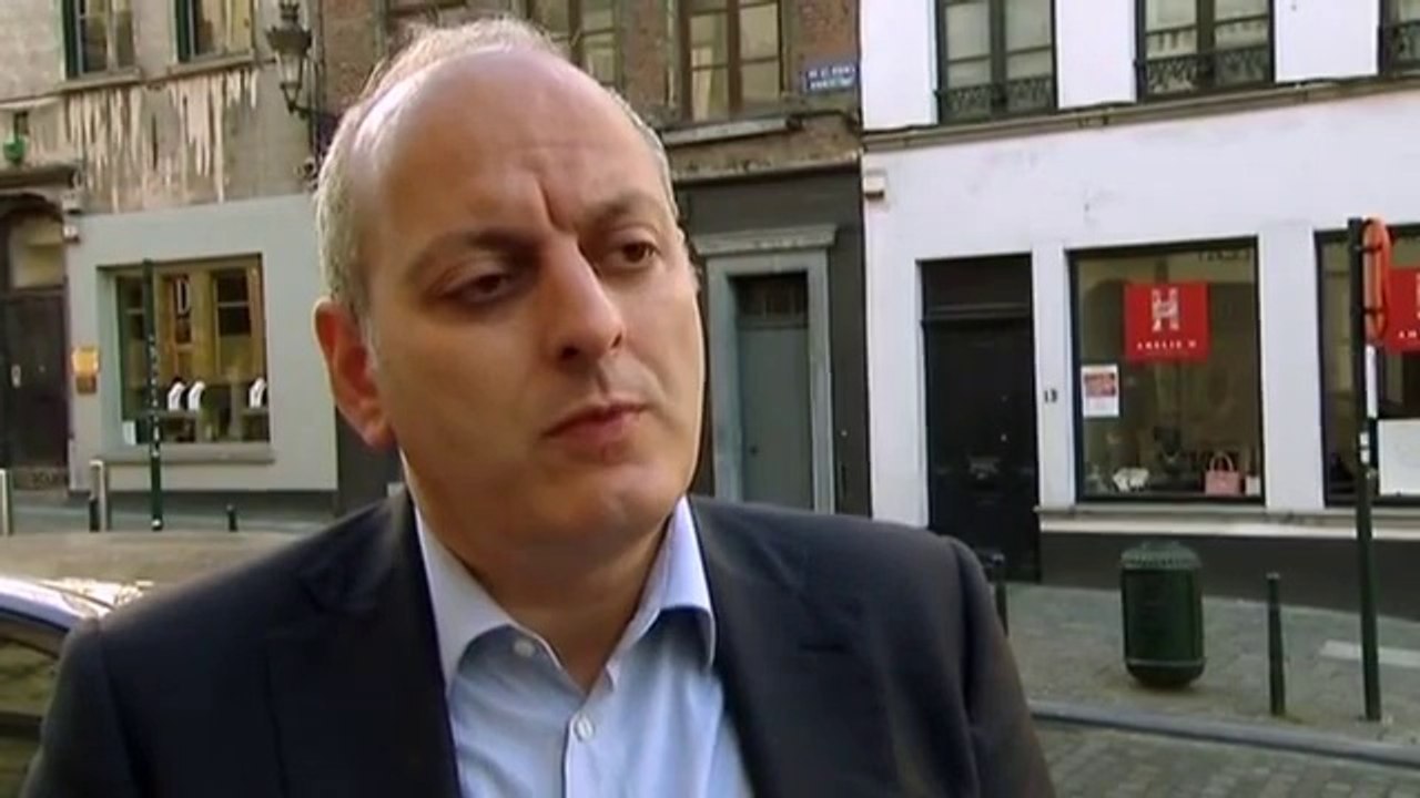 Police hunt Brussels Jewish museum shooter