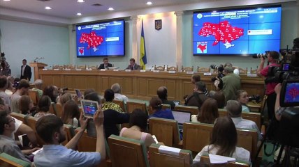 Ukraine's new leader vows talks with Russia