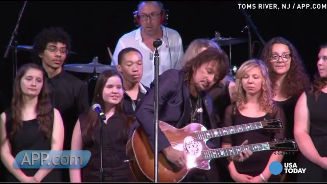 Bon Jovi guitarist speaks on battling heroin addiction