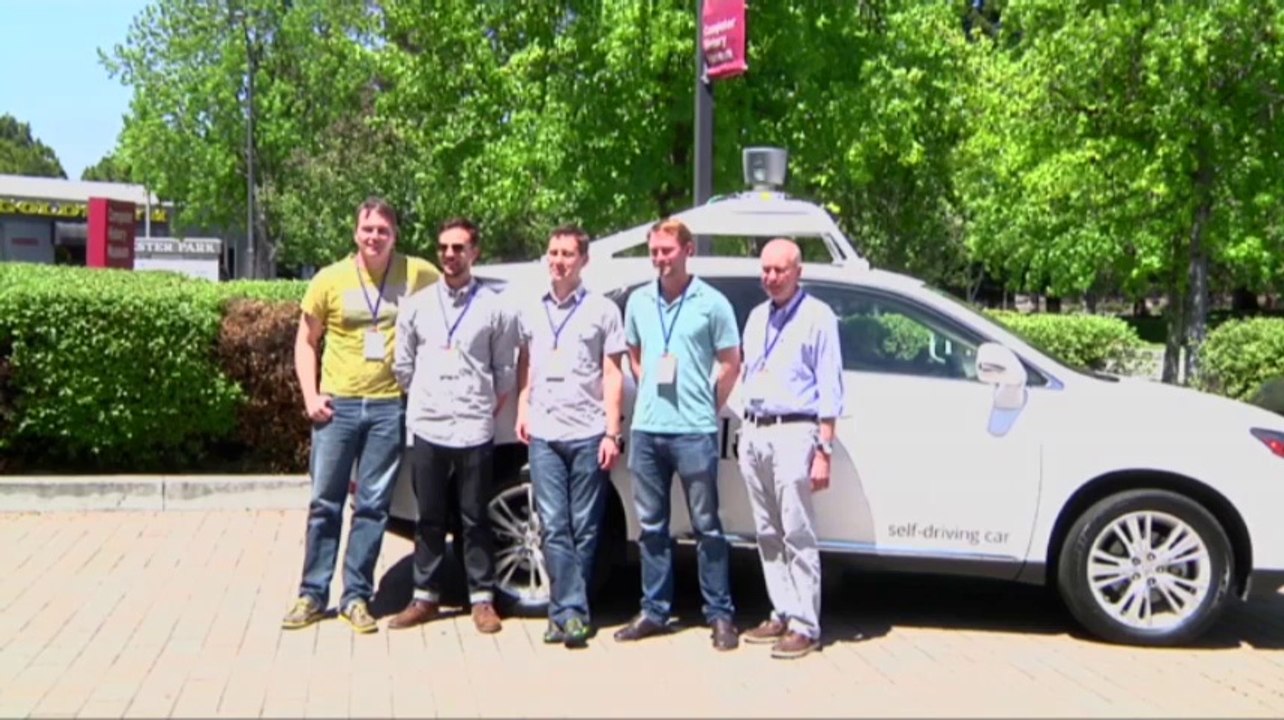 Google to build prototype of driverless car