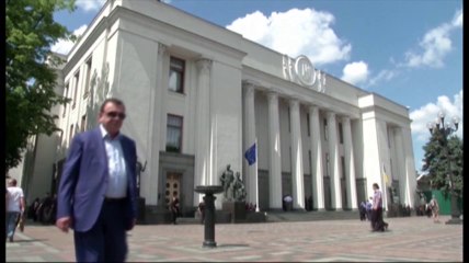 Raw: Ukraine General dead in helicopter crash