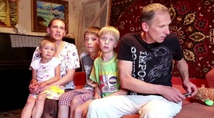 Families flee hard-hit Eastern Ukraine