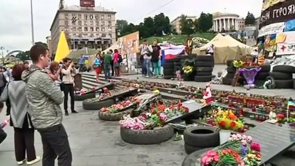 Kiev demonstrators resist cleanup effort