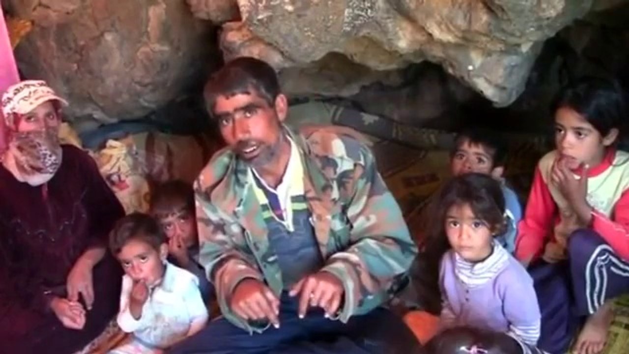 Displaced Syrians take shelter in caves