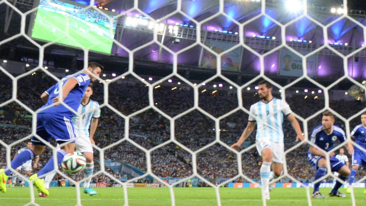 Argentina sufre para vencer 2-1 a Bosnia