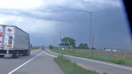 Raw: Tornado touches down in Colorado