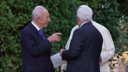 Raw: Pope wades into Mideast peace-making