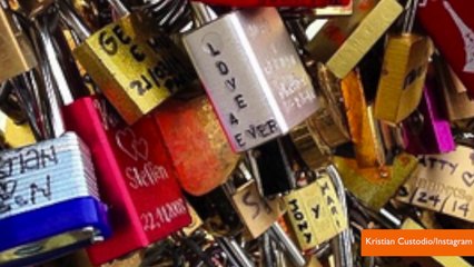Love locks cause Paris Bridge to collapse
