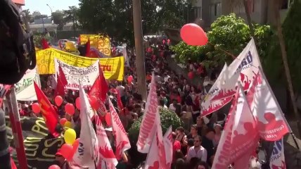 Raw: Protesters, police clash in Brazil