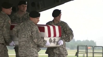 Raw: Dignified transfer at Dover AFB
