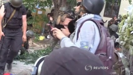 Ukrainian government forces reclaim Mariupol