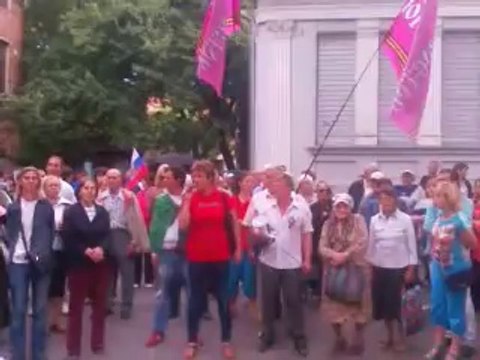 15.06.2014 Харьков, консульство РФ, выступление активистки Женского Движения
