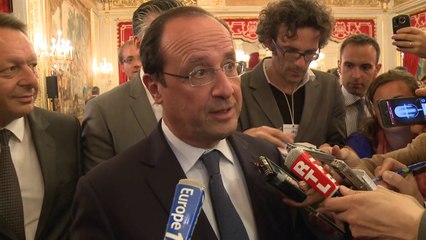 Hollande comemora vitória da França