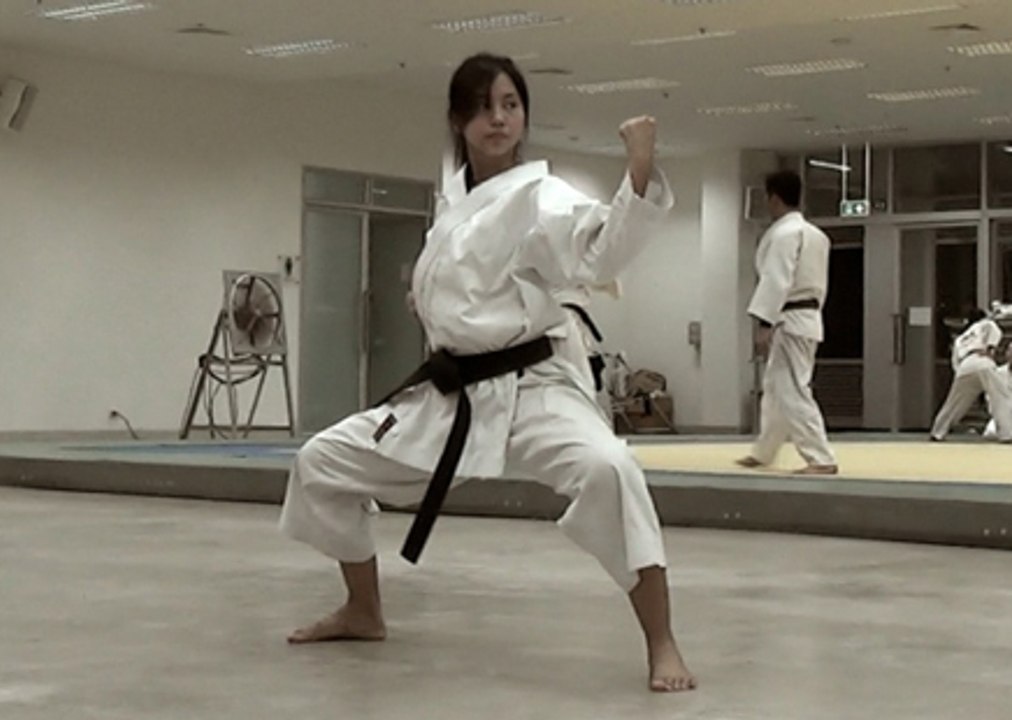 Sur la route des Arts Martiaux - Épisode # 2 Attarut Oam VATHAGAVORAKUL - Karaté - Dojo de l'Université de Chulalongkorn