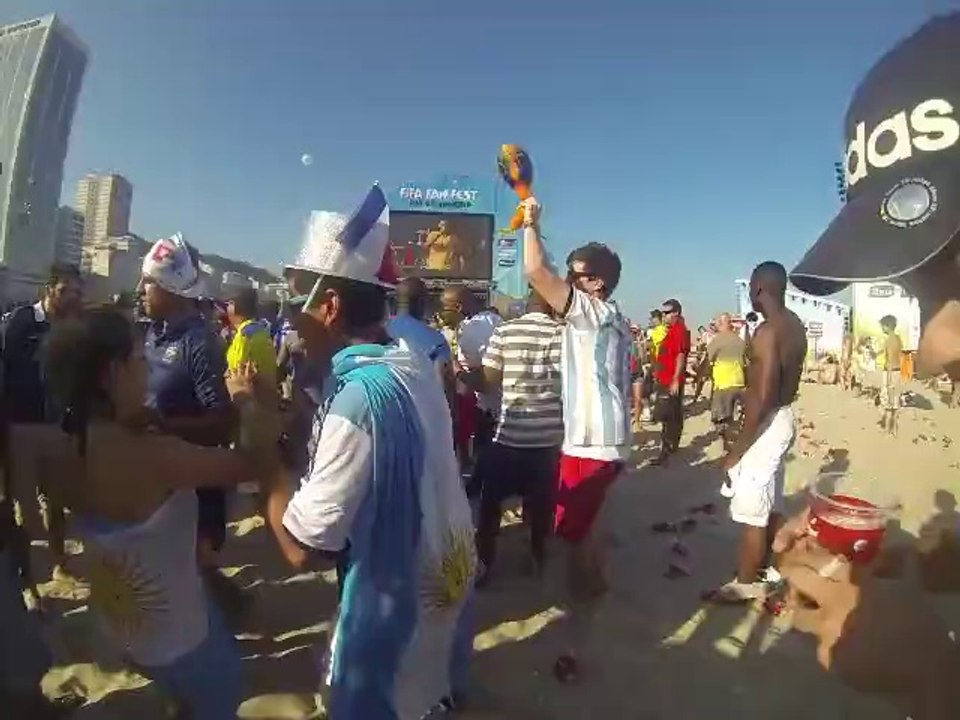 Coupe du Monde Bresil: Avant match de la France sur la plage de Copacabana