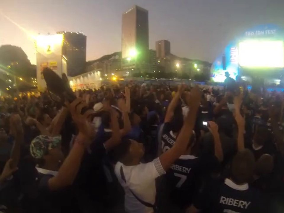 Coupe du Monde Bresil: Et 1 et 2 et 3/0