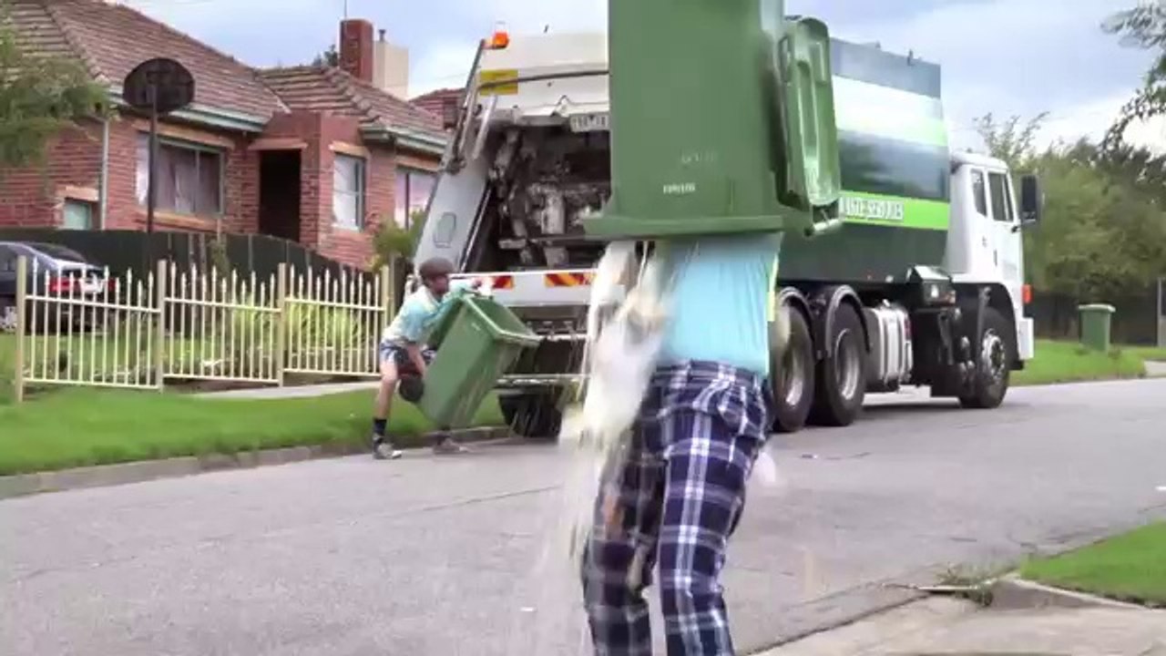 Radiant_Return_Episode_3_-_Bin_Diving