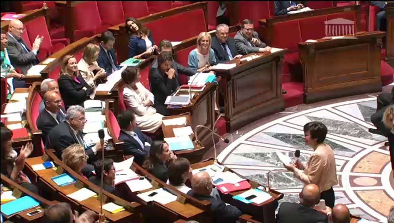 Carole Delga répond à une question sur les CCI