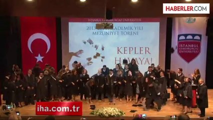 Tải video: İstanbul Kemerburgaz Üniversitesi Yüksek Lisans Mezunlarını Yolcu Etti