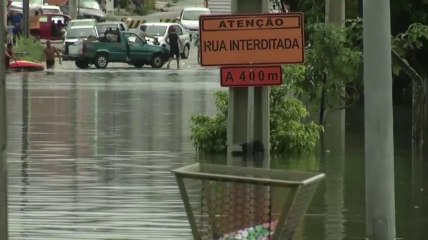 Raw: Flooding alert ahead of US match in Brazil