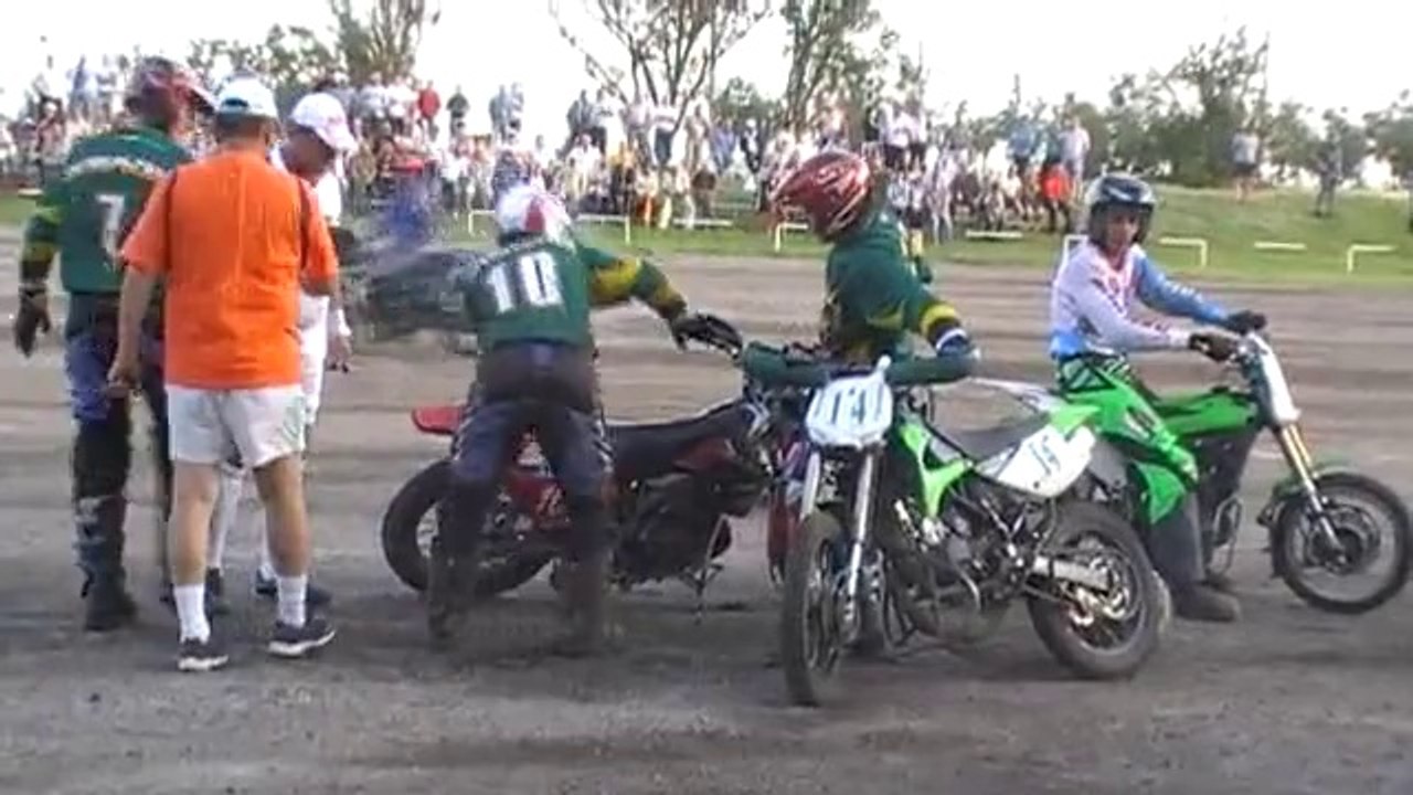 14.06.2014 года  с.Октябрьское "Спутник"-"Колос" 3 период