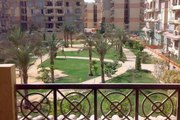 شقة دور ارضى بجنينة بكمبوند ريتاج القاهرة الجديدة