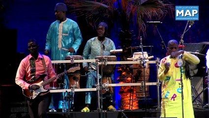 Youssou Ndour   rend  un hommage musical  à Nelson Mandela