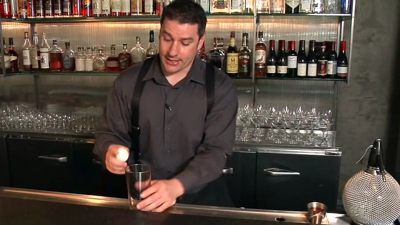 How to Use Egg in a Cocktail - Raising the Bar with Jamie Boudreau - Small Screen
