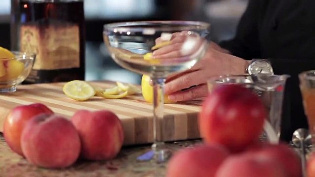 Blended Peach Whiskey Sour - Kathy Casey's Liquid Kitchen - Small Screen