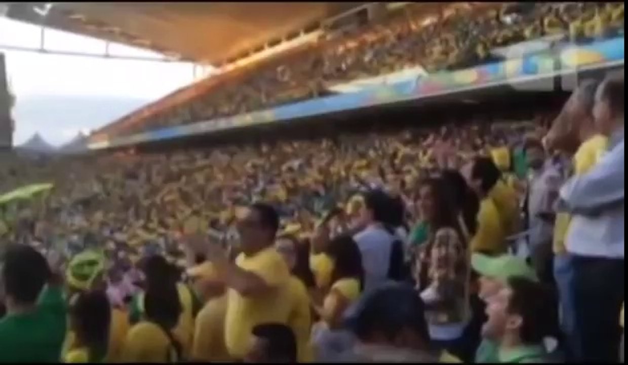 Torcida do Brasil vaia Dilma ~ Ei, Dilma, Vai tomar no Cu