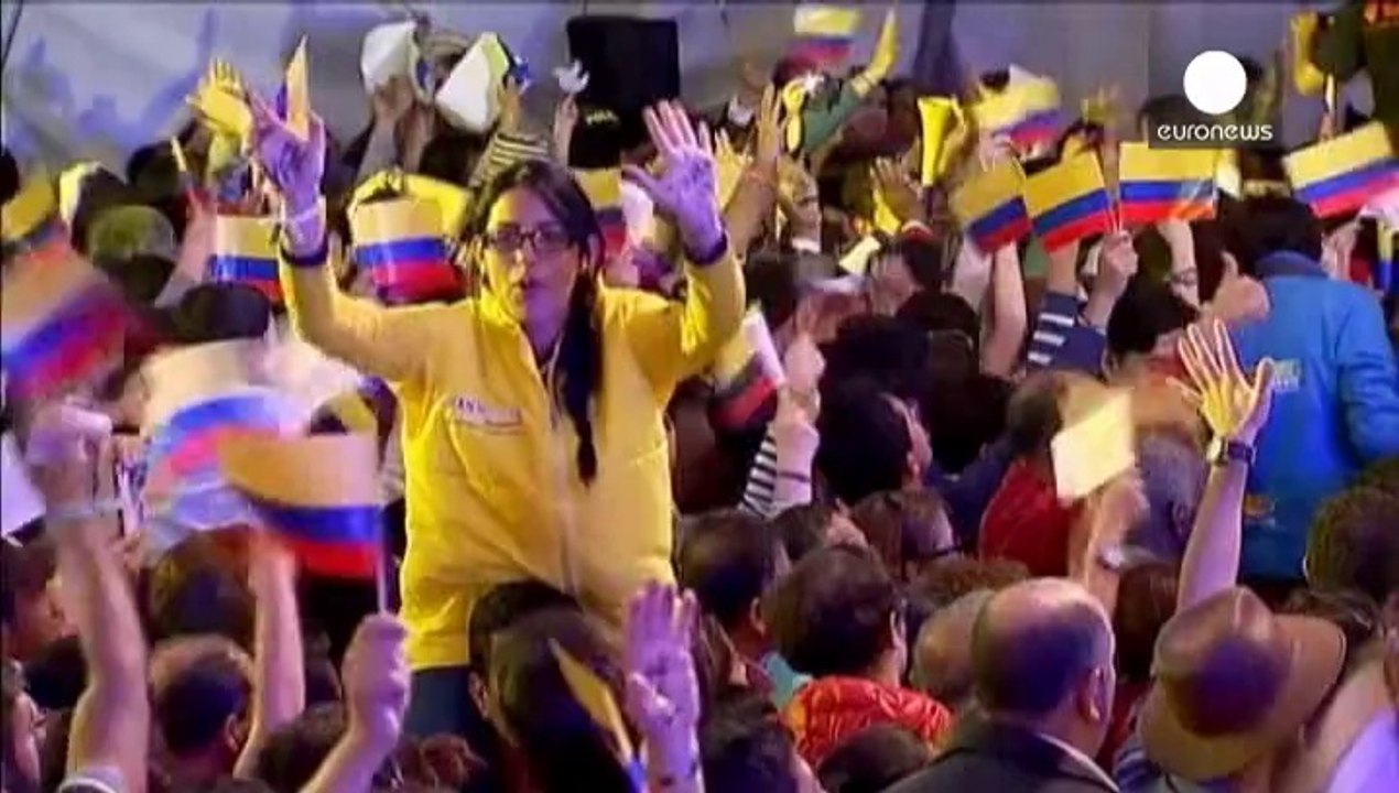 Colombia: Santos reelected, tells rebels it's time for peace