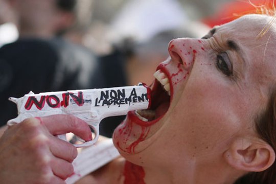Des milliers d'intermittents manifestent à Paris
