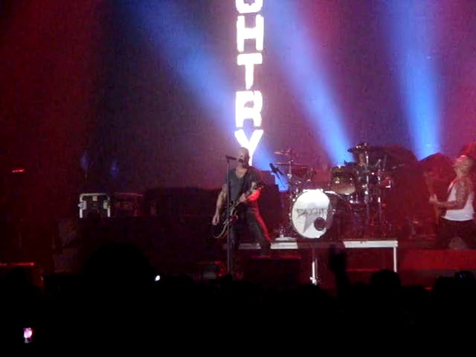 Daughtry - Crawling Back To You