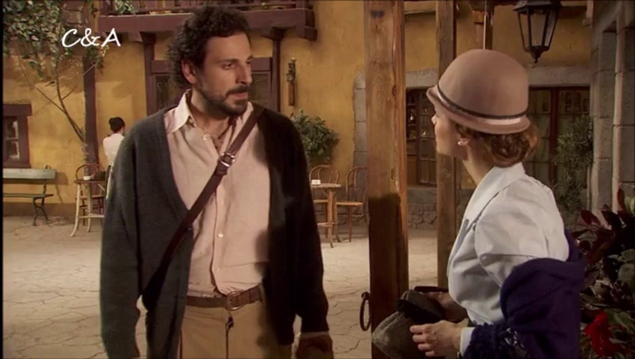 Momentos C&A: Conrado se topa con Alicia en el pueblo - Ella quiere devolverle sus cosas del pasado