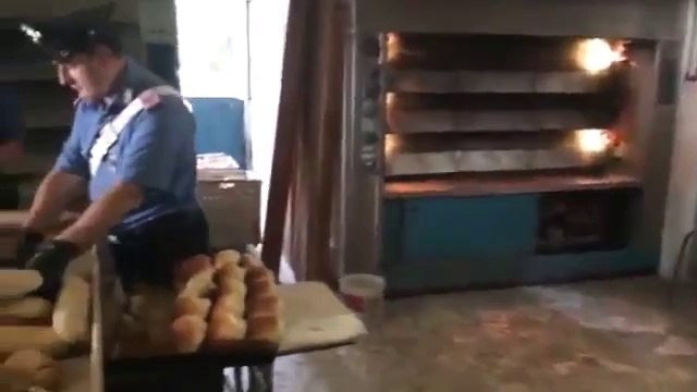 Napoli - Controlli dei carabinieri contro la panificazione abusiva (16.06.14)