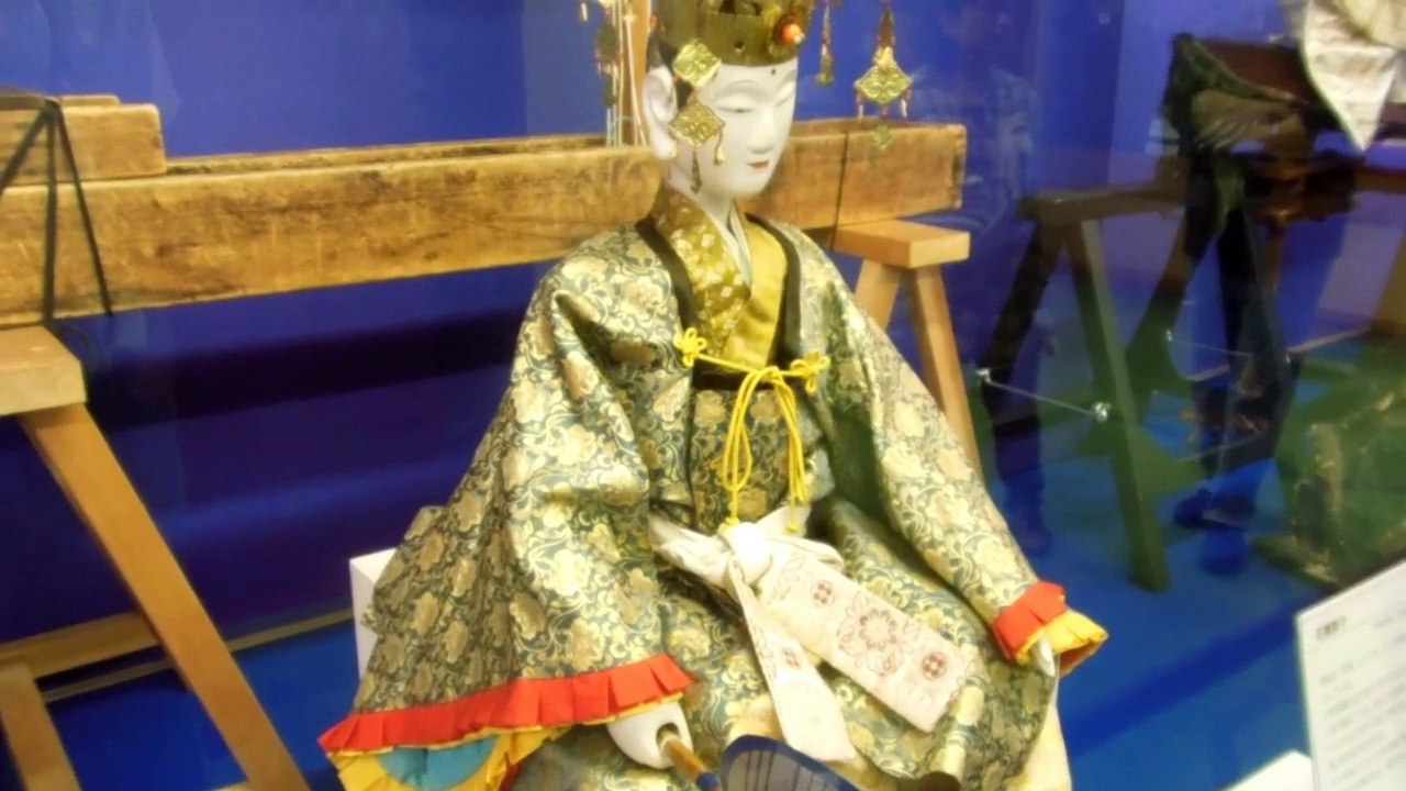 Disturbing Japanese Puppet!!