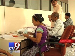 Télécharger la video: Want vehicle registration number of your choice, why to wait in queues, Ahmedabad RTO goes online - Tv9 Gujarati