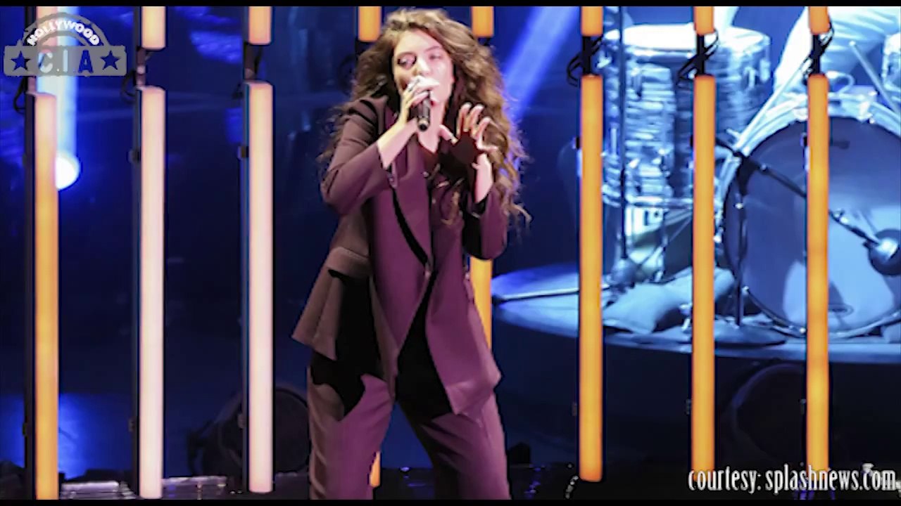 Lorde Falls Backwards At MuchMusic Video Awards 2014 - MMVAs 2014