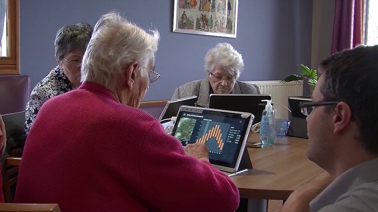 Ateliers Numeriques maison de retraite de Dirac